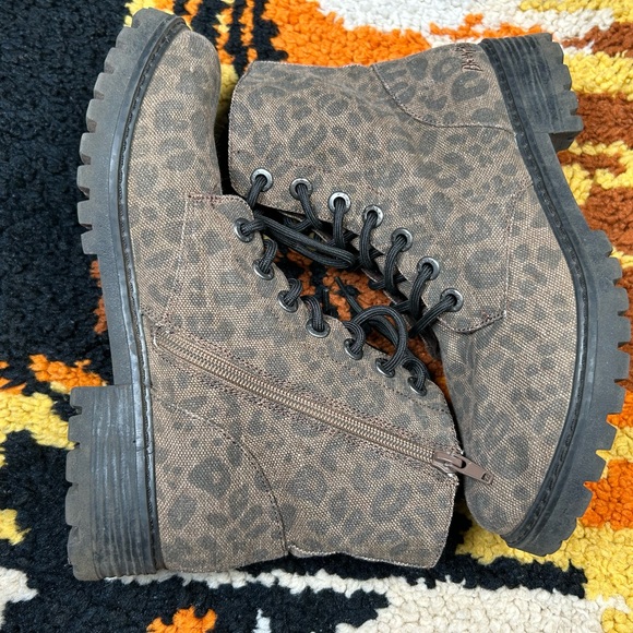 BLOWFISH, leopard print combat boots!! - Picture 6 of 12